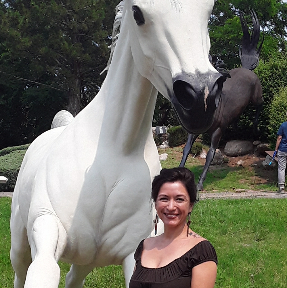 Meet your Posher, Roxanna